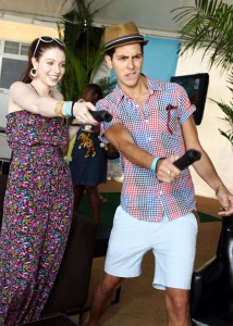 Michelle Trachtenberg and Gabe Saporta (of Cobra Starship) Michelle Trachtenberg and Gabe Saporta (of Cobra Starship) playing Wii Tennis